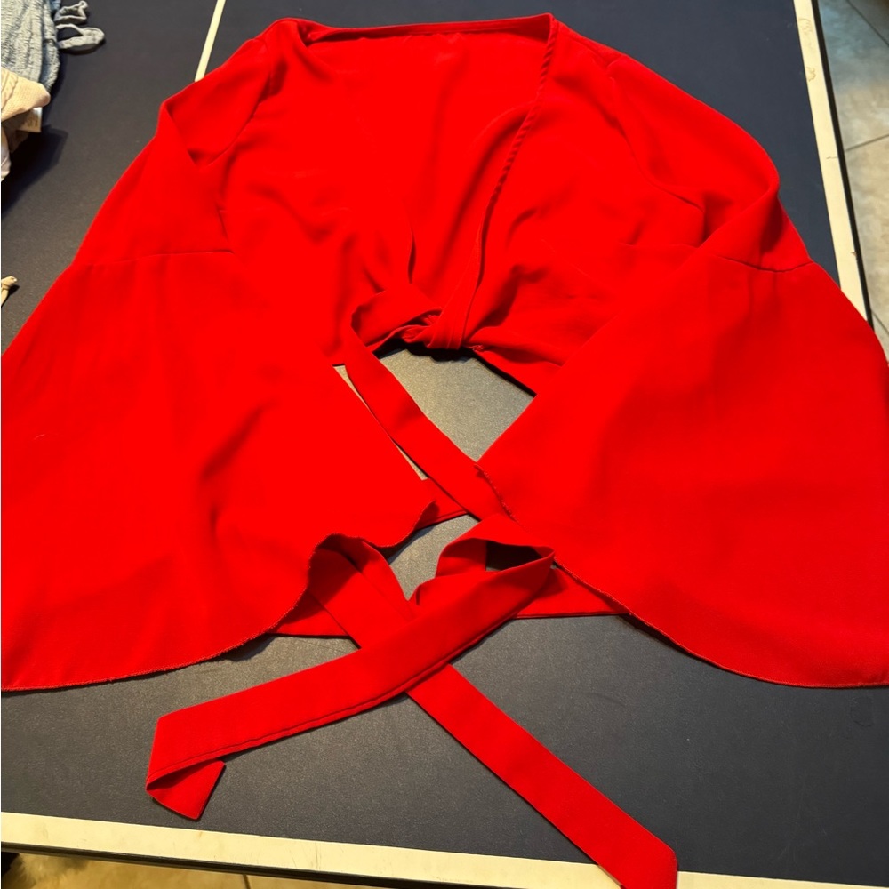 Red Tie Wrap Around Crop with Flow Arm Sleeves. Size Small. Women’s
